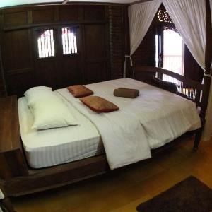 Family Room - Ndalem Joglo Hinggil