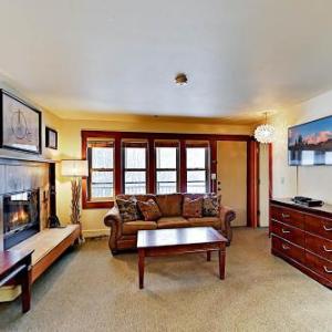 Seventh Mountain Resort Condo - Pools & Hot Tub condo