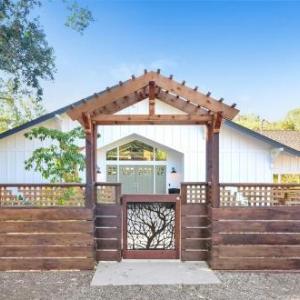 Peaceful Glen Ellen 3BR with Deck Garden & Parking! home