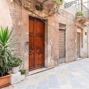 GuestHost - 