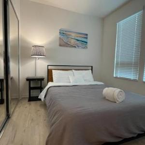 Luxury Redwood City Apartment - Cars Available