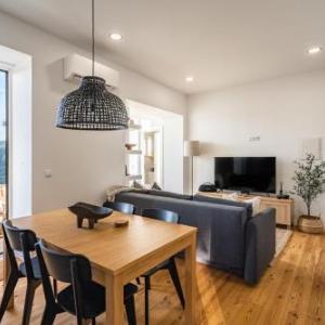 Akicity Ourique White