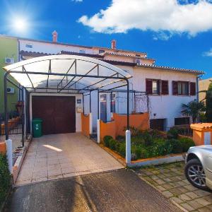 Apartment 1558