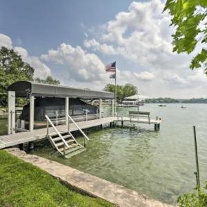 Stylish Home on Green Lake with BBQ and Fire Pit!