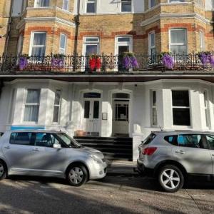 OYO The Lodge Bournemouth