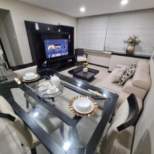 Ecusuites Room Emporium con Jacuzzi privado