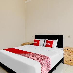 OYO Life 90544 Grand Redisa