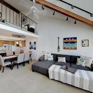 Beachfront Bliss - Rockaway Creek Inn Ocean Views apts