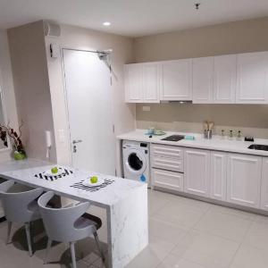 Paris Deluxe Homestay 2@ i-City by TRS