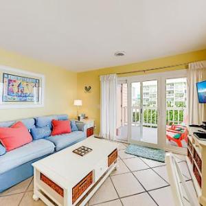 CB05 Cozy Carolina Beach Condo