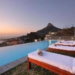 Camps Bay studio apartment - luxurious with stunning sea view Cape Town