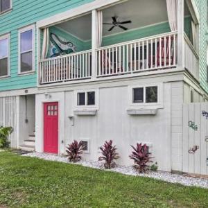 Bright Tybee Island Townhome Walk to Beach!