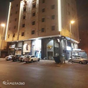 Yan Apartments