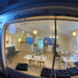 Zleepinezz Hostel