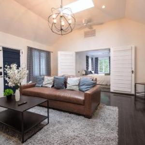 Stay Gia - Spacious 2 Bedroom Home - In Hollywood