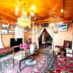 Houseboat New world