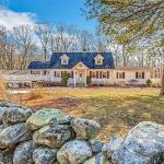 Cozy Bungalow Just Minutes from Mystic Westerly Beaches Boating and Casinos! bungalow Mystic Connecticut