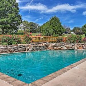 Cozy Camdenton Escape with Resort Amenities!