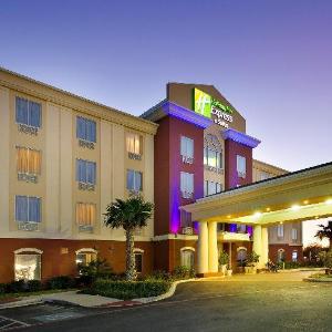 Holiday Inn Express Uvalde