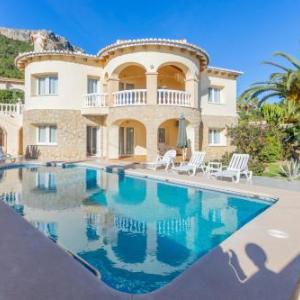Villa Cucarres