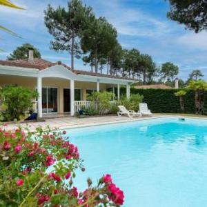 Villa piscine pour 8 à Lacanau