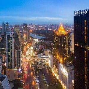 Condo Next to BTS MRT Asoke