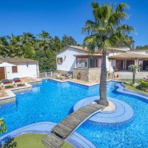 Villa Pinos by Villa Plus
