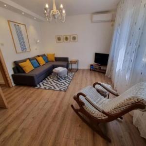 Golden Fields Apartment near the Old Town