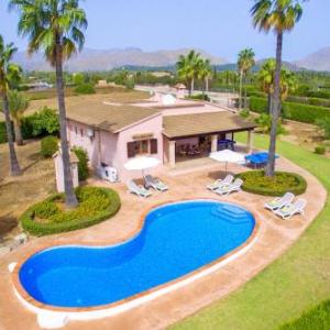 Villa Bauza by Villa Plus
