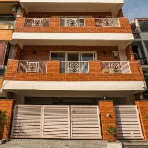 Bricks3 ! Stylish Furnished1BHK with Living for 4