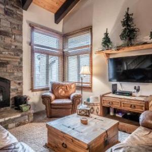 Mammoth Creek Townhome # 40 Updated 2 bedrooms and Loft 2 and half bath Steps to free town shuttle stop