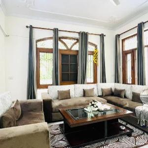 BluO 3BHK Golf Course Road - Balcony Lift Parking