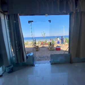 Two-bedroom apartment by the sea