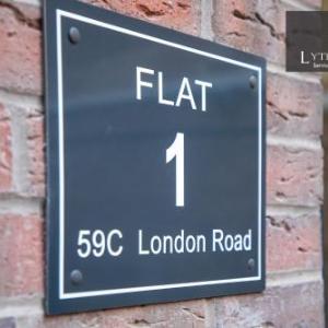 Serviced apartments Opposite Leicester Railway Station - By StayCo