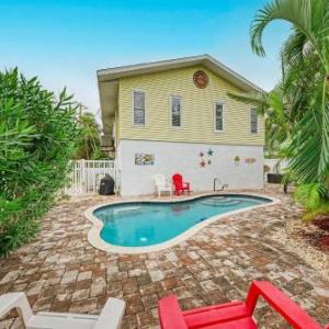 Dreamscape: North End Pool Home 2 Blocks to Beach by Anna Maria Life Vacation Rentals