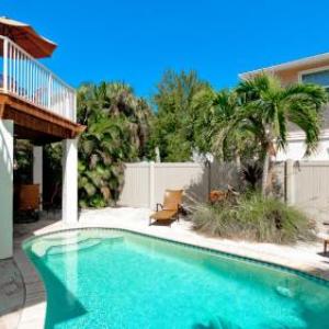 Bon Ami: North End AMI Pool Home Short Walk to Bean Point by Anna Maria Life Vacation Rentals