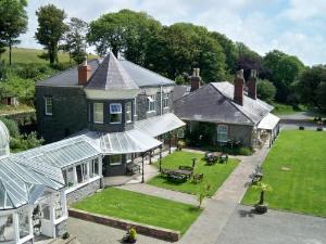 Broadway Country House, Carmarthen