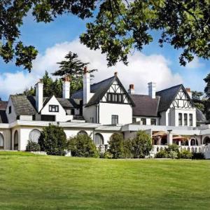 Sandown Park Racecourse Hotels - Hilton Cobham