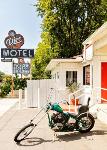 East Tennessee Hotels - The Dive Motel And Swim Club