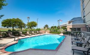 Hampton Inn & Suites North Fort Worth-Alliance Airport, Roanoke
