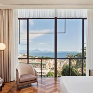 The Britannique Hotel Naples Curio Collection by Hilton