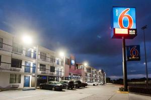 Studio 6 Houston, Tx-Medical Center/Reliant Park hotel near NRG Center