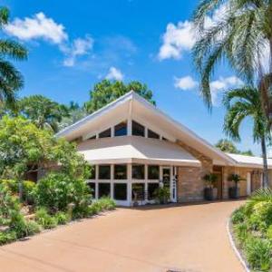 Hotels near Collier County Fairgrounds - Fairways Inn Of Naples