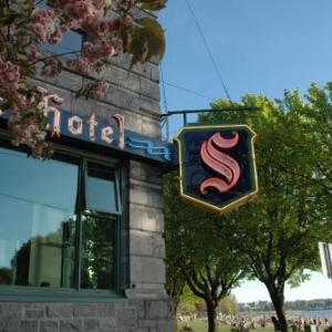 Hotels near Vancouver Aquarium - The Sylvia Hotel