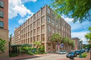 Hampton Inn & Suites New Orleans-Convention Center hotel near Ernest N. Morial Convention Center