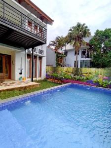 Villa Mawar Syariah, 3 BR, Nice View ke Bukit, Bandung