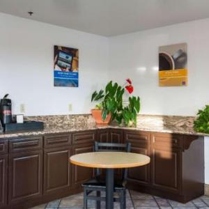 Abernethy Center Hotels - Motel 6-Wilsonville OR - Portland