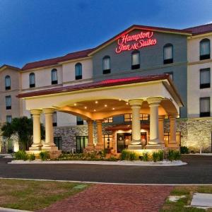 Hotels near Immanuel Baptist Church Pace - Hampton Inn By Hilton & Suites Pensacola/I-10 Pine Forest Road