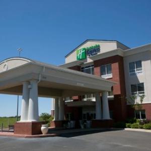 Hotels near Atwood Water Park - Holiday Inn Express Hotel And Suites Brookhaven