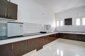 Capital O 85602 Ecstasy Appartment, Ernakulam